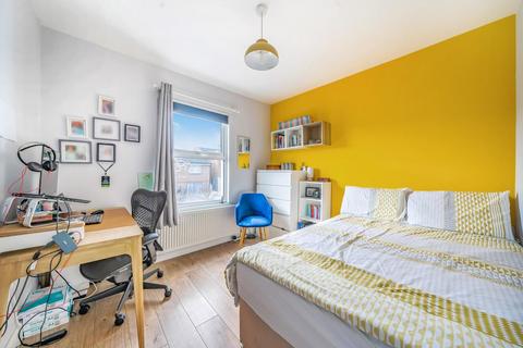 33 Elmer Road, London, SE6 2HA