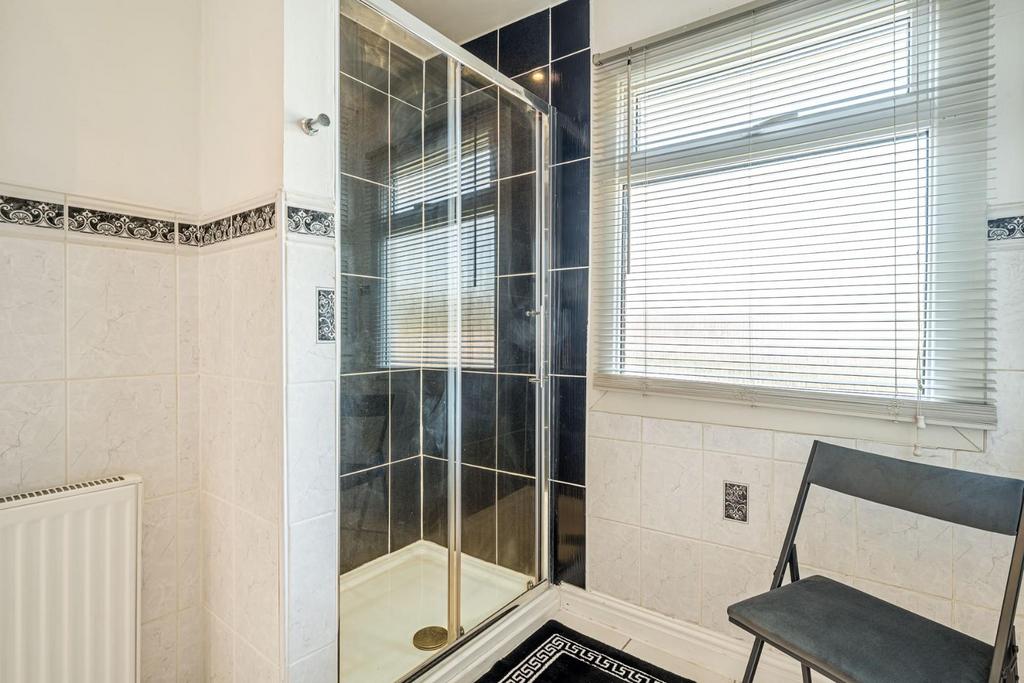 Bathroom 2 FF