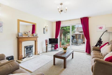 59 Austcliffe Road, Cookley, Kidderminster, DY10 3UP