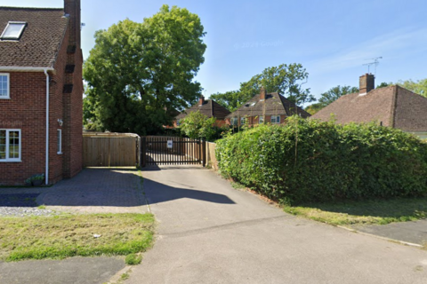 Garage to rent, Ratcliffe Road, Hedge End SO30