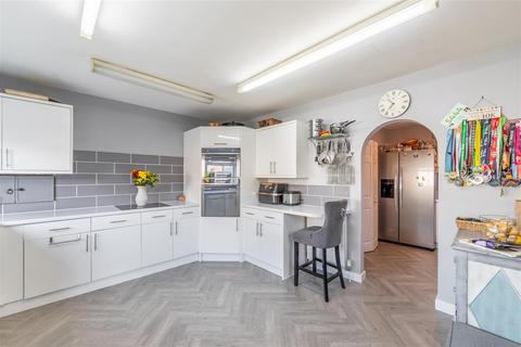 4 bedroom detached house for sale, Austral Place, Brunswick Green, NE13
