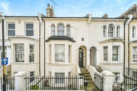 4 bedroom terraced house to rent, Cobham Street, Kent DA11