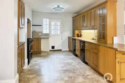 4 bedroom terraced house to rent, Cobham Street, Kent DA11
