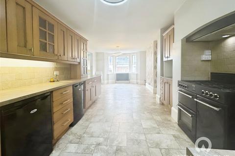 4 bedroom terraced house to rent, Cobham Street, Kent DA11