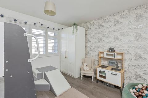 18 Evenden Road, Meopham, Gravesend, DA13 0HA