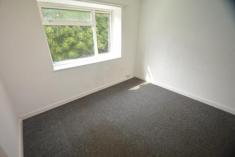 2 bedroom flat to rent, Rowdens Road, Torquay TQ2