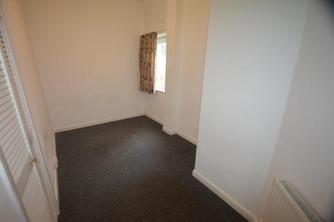 2 bedroom flat to rent, Rowdens Road, Torquay TQ2