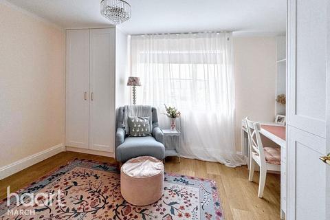 2 bedroom terraced house for sale, Dahlia Close, March