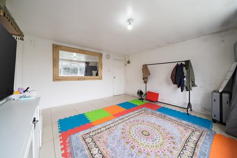 undefined, Oxford Way, Feltham TW13