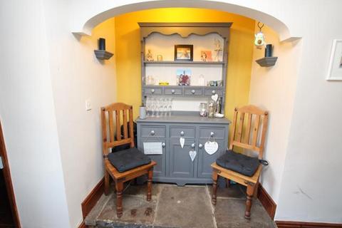 4 bedroom cottage for sale, Windhill Old Road, Thackley, Bradford