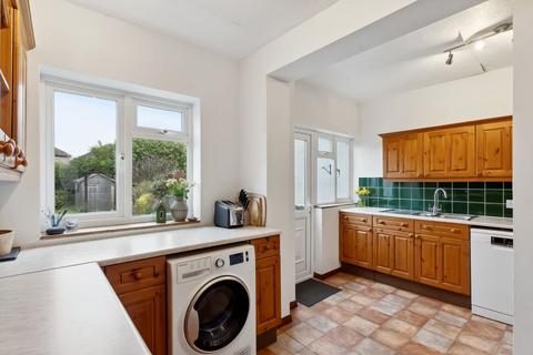 10 Colburn Way, Sutton, SM1 3AU