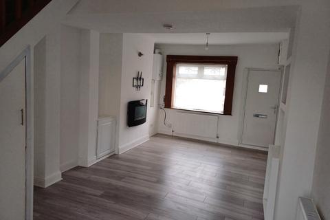 3 bedroom terraced house to rent, Colville Road, Lowestoft NR33