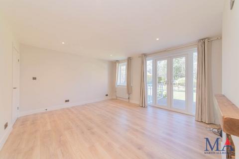 2 bedroom flat for sale, The Bartons, Elstree