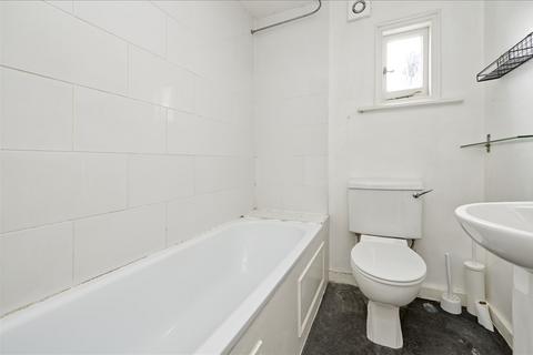 24 Oaklands Grove, London, W12 0JA