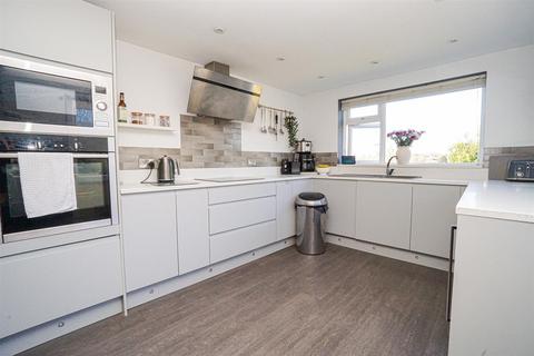 14 First Avenue, Bexhill-on-sea, TN40 2PL