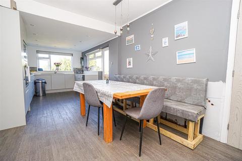 14 First Avenue, Bexhill-on-sea, TN40 2PL