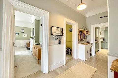 Flat 2, 29 Cavendish Road, Bournemouth, BH1 1QZ