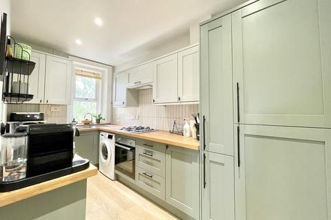 Flat 2, 29 Cavendish Road, Bournemouth, BH1 1QZ