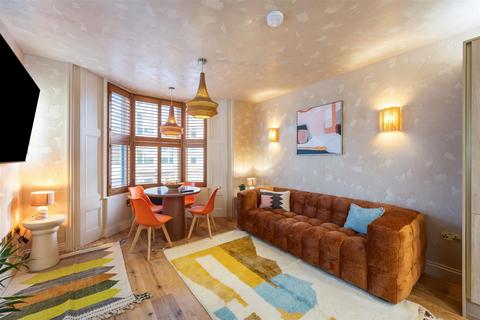 2 bedroom apartment to rent, Queen Square, Brighton