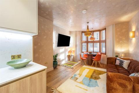 2 bedroom apartment to rent, Queen Square, Brighton