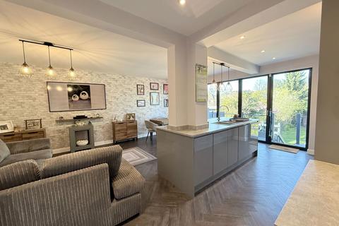 24 Coniston Avenue, Solihull, B92 7NS