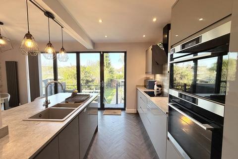 24 Coniston Avenue, Solihull, B92 7NS