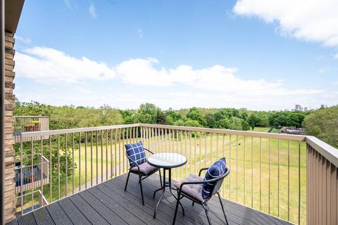 2 bedroom flat for sale, Adenmore Road, Catford, London, SE6