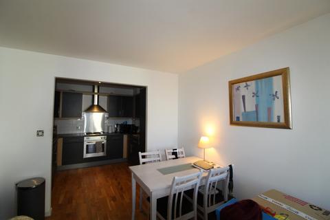 2 bedroom apartment to rent, Apt 10, 3,Whitehall Quay,