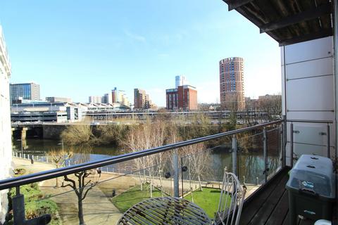 2 bedroom apartment to rent, Apt 10, 3,Whitehall Quay,