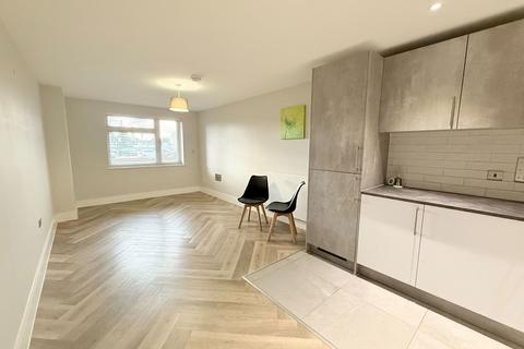 1 bedroom apartment for sale, Sir Robert Peel Court, Stratford Road, Shirley