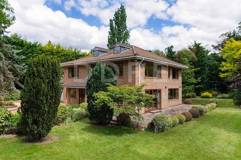 Juniper Green Coombe Ridings, Kingston Upon Thames, KT2 7JT