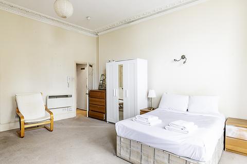 Studio to rent,  Pembridge Square, London W2