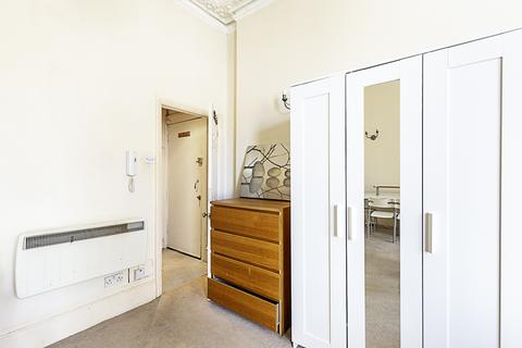 Studio to rent,  Pembridge Square, London W2