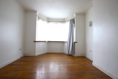 4 bedroom semi-detached house to rent, Westbourne Road, Croydon, CR0