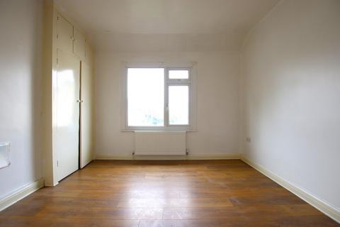 4 bedroom semi-detached house to rent, Westbourne Road, Croydon, CR0