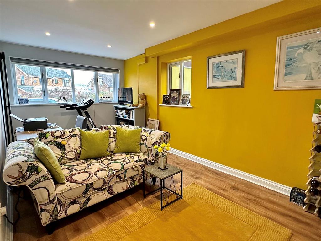 Office/playroom/4th bedroom