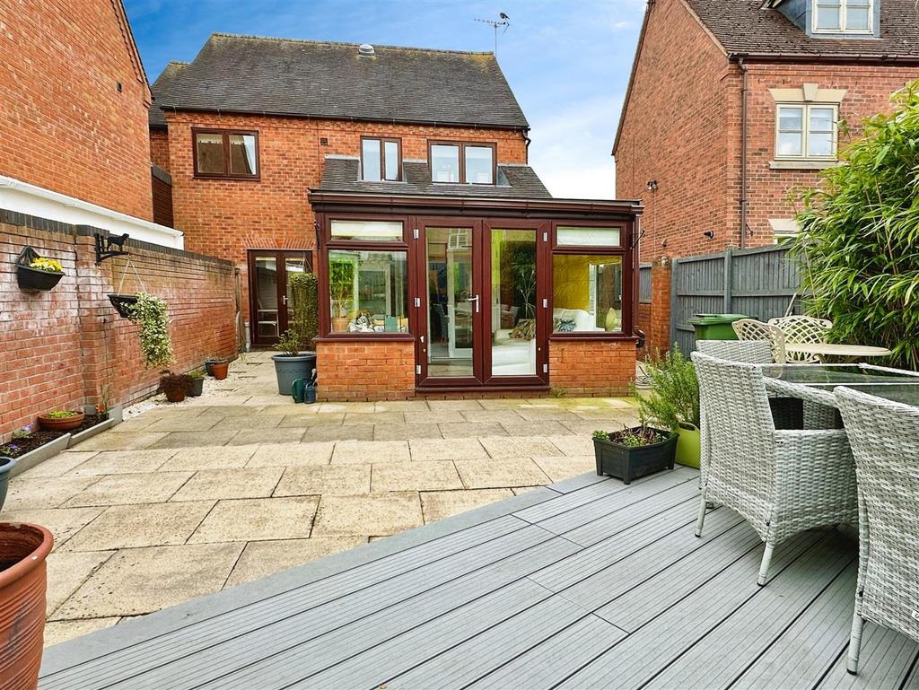 Garden to house