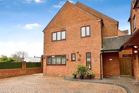3 bedroom detached house for sale, Globe Court, Evesham Street, Alcester