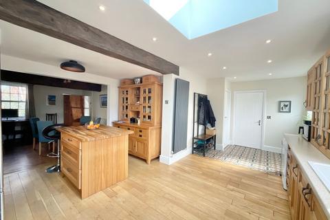 3 bedroom cottage for sale, Main Road, Shavington, CW2