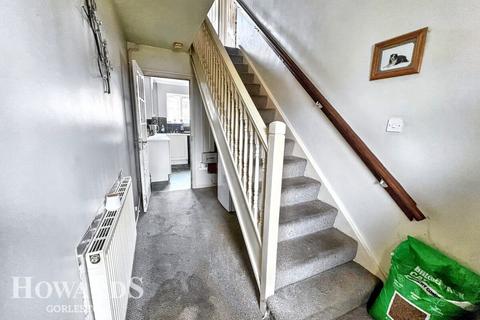 3 bedroom terraced house for sale, Queens Crescent, Gorleston