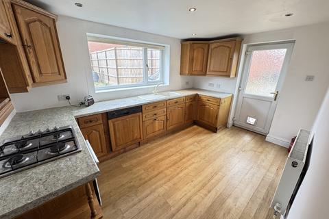 3 bedroom house to rent, Chorley Road, Preston PR5