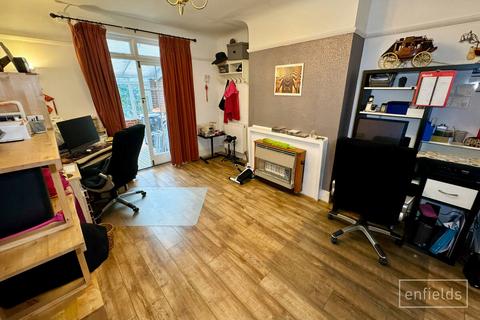 14 Brookside Avenue, Southampton, SO15 4HZ