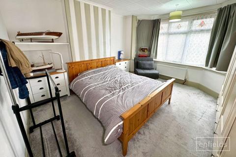14 Brookside Avenue, Southampton, SO15 4HZ