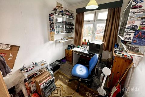 14 Brookside Avenue, Southampton, SO15 4HZ
