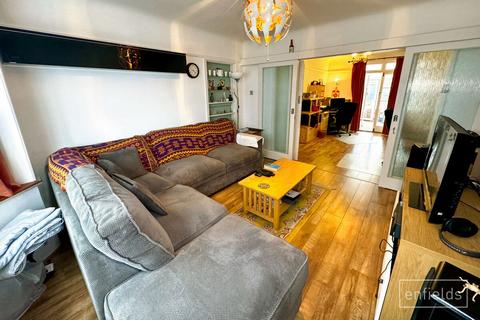 14 Brookside Avenue, Southampton, SO15 4HZ