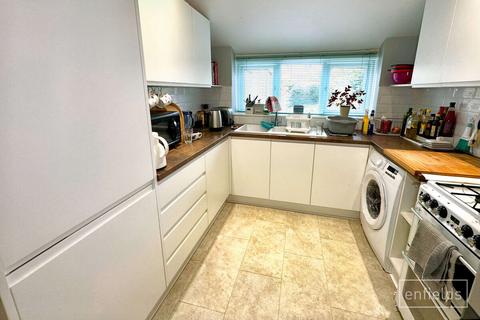 14 Brookside Avenue, Southampton, SO15 4HZ