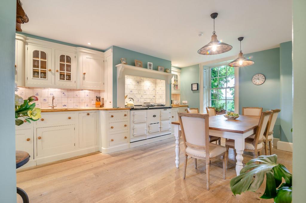 Kitchen/Breakfast