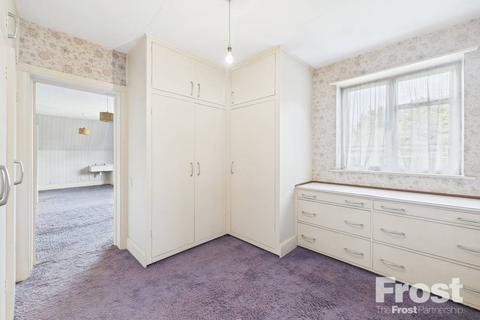 5 bedroom detached house for sale, Queens Avenue, Feltham, Middlesex, TW13