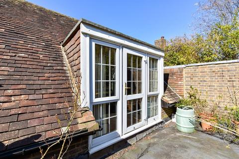 33 Dome Hill, Caterham, CR3 6EF