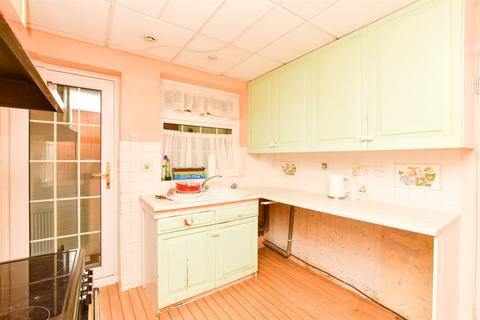 33 Dome Hill, Caterham, CR3 6EF